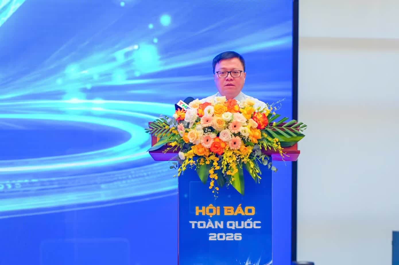 Bao chi phai khang dinh gia tri bang su tin cay va nang luc kiem chung hinh anh