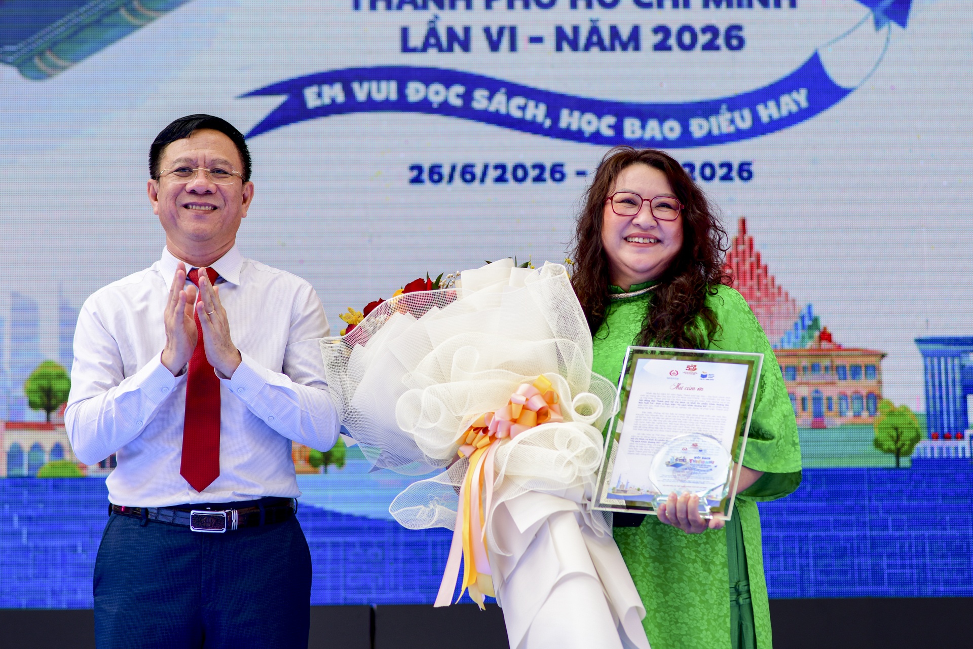 hoi sach thieu nhi anh 4