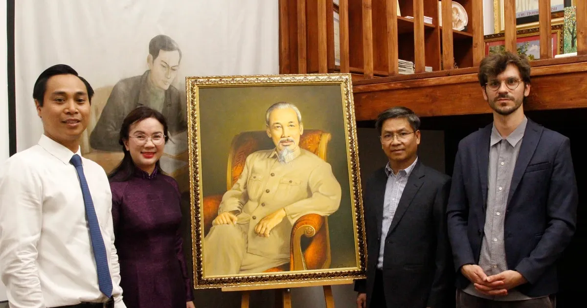 Chuoi hoat dong ton vinh di san cua Chu tich Ho Chi Minh tai Phap hinh anh