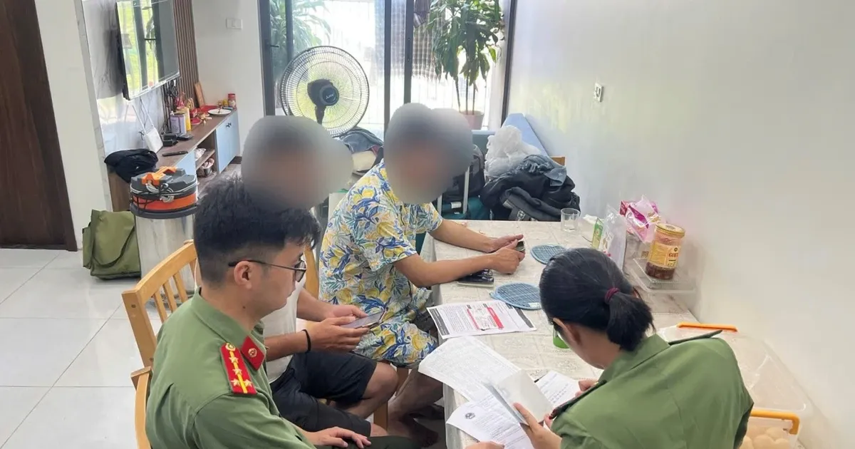 Nguoi than, quen den nha o qua dem cung phai khai bao cu tru co gay phien ha? hinh anh
