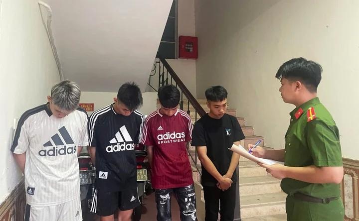 Triệu tập nhóm thanh niên vác ‘phóng lợn’ đâm chém gây náo loạn