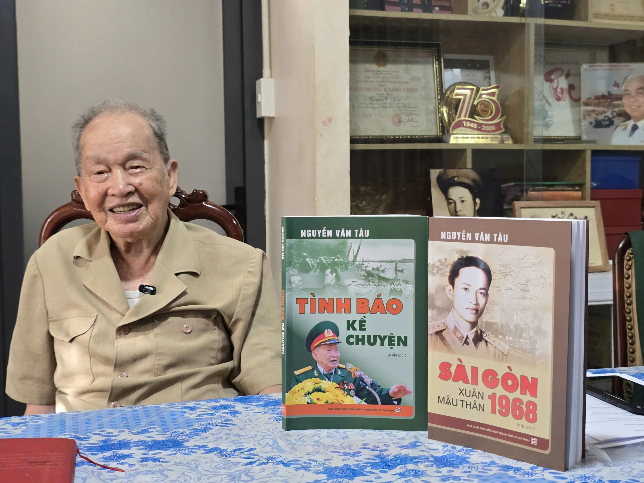 t&igrave;nh b&aacute;o ảnh 2