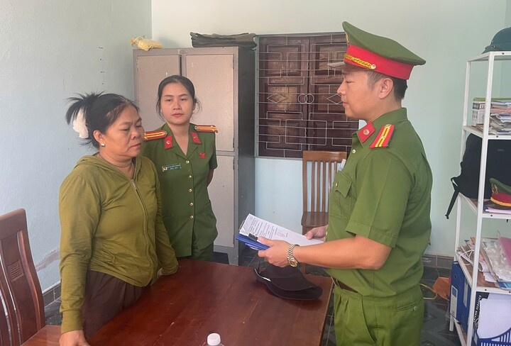 Nhờ thầy bói lấy lại 10 tỷ đồng bị lừa, nạn nhân mất thêm 179 triệu