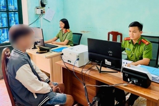 Livestream cổ súy đi xe máy bốc đầu, nam thanh niên bị phạt 12,5 triệu