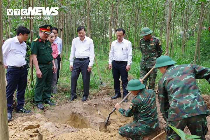 h&agrave;i cốt ảnh 1
