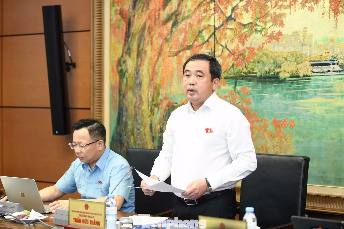 bảo vệ c&aacute;n bộ ảnh 1