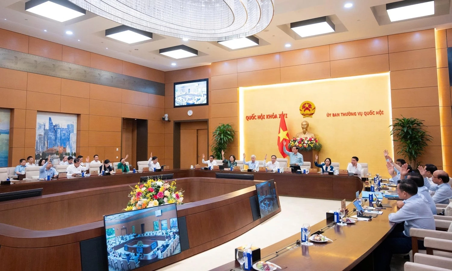 Thong nhat trinh Quoc hoi xem xet thanh lap TP Quang Ninh va TP Bac Ninh hinh anh