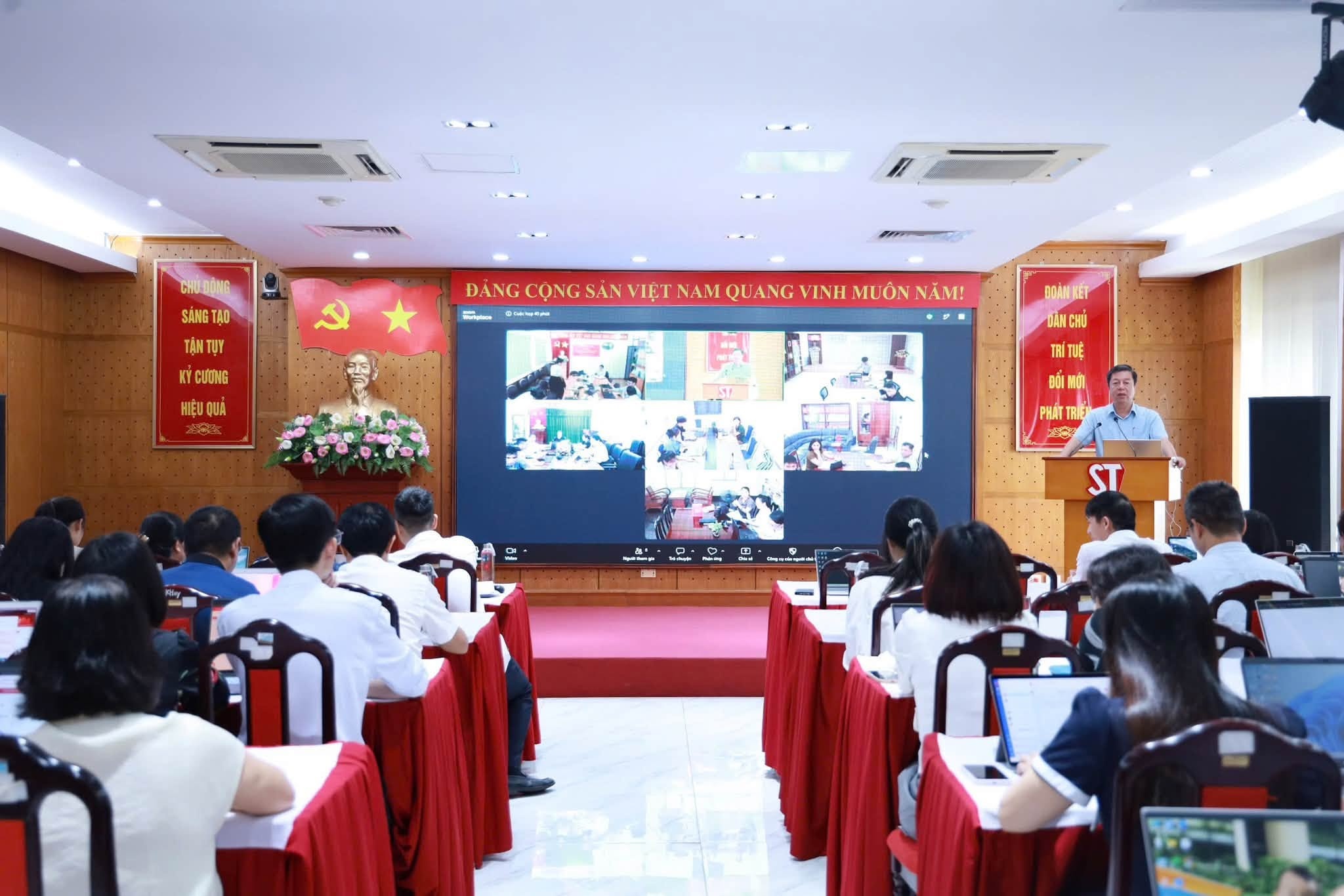 xuất bản ảnh 4
