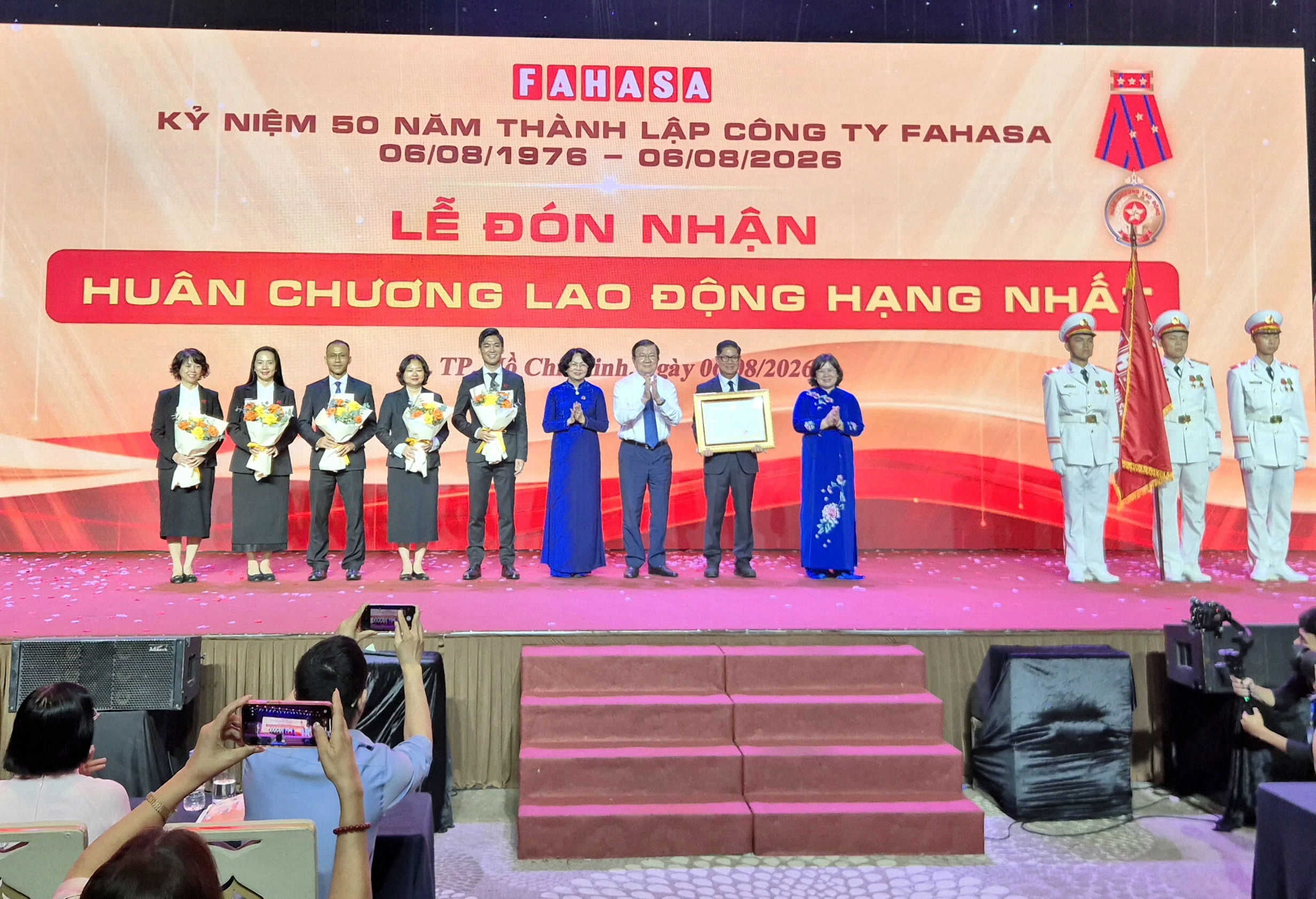 ph&aacute;t h&agrave;nh ảnh 3