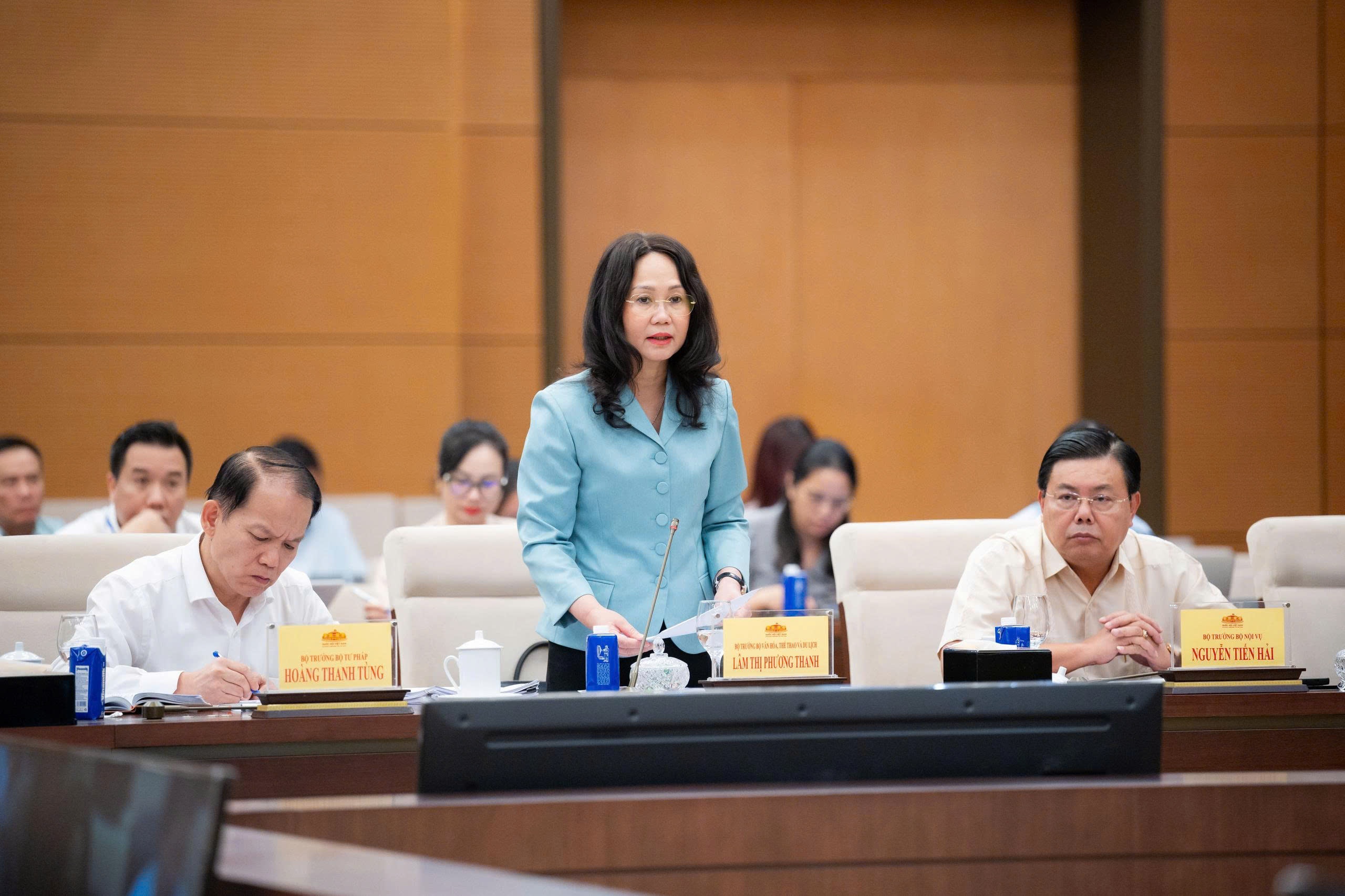 luật xuất bản ảnh 2