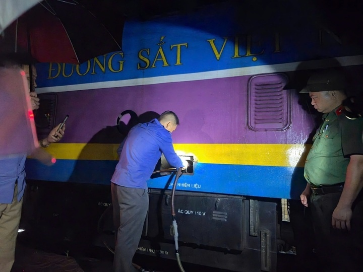 Phá đường dây rút trộm hàng trăm nghìn lít dầu tàu hỏa tại Ga Vinh