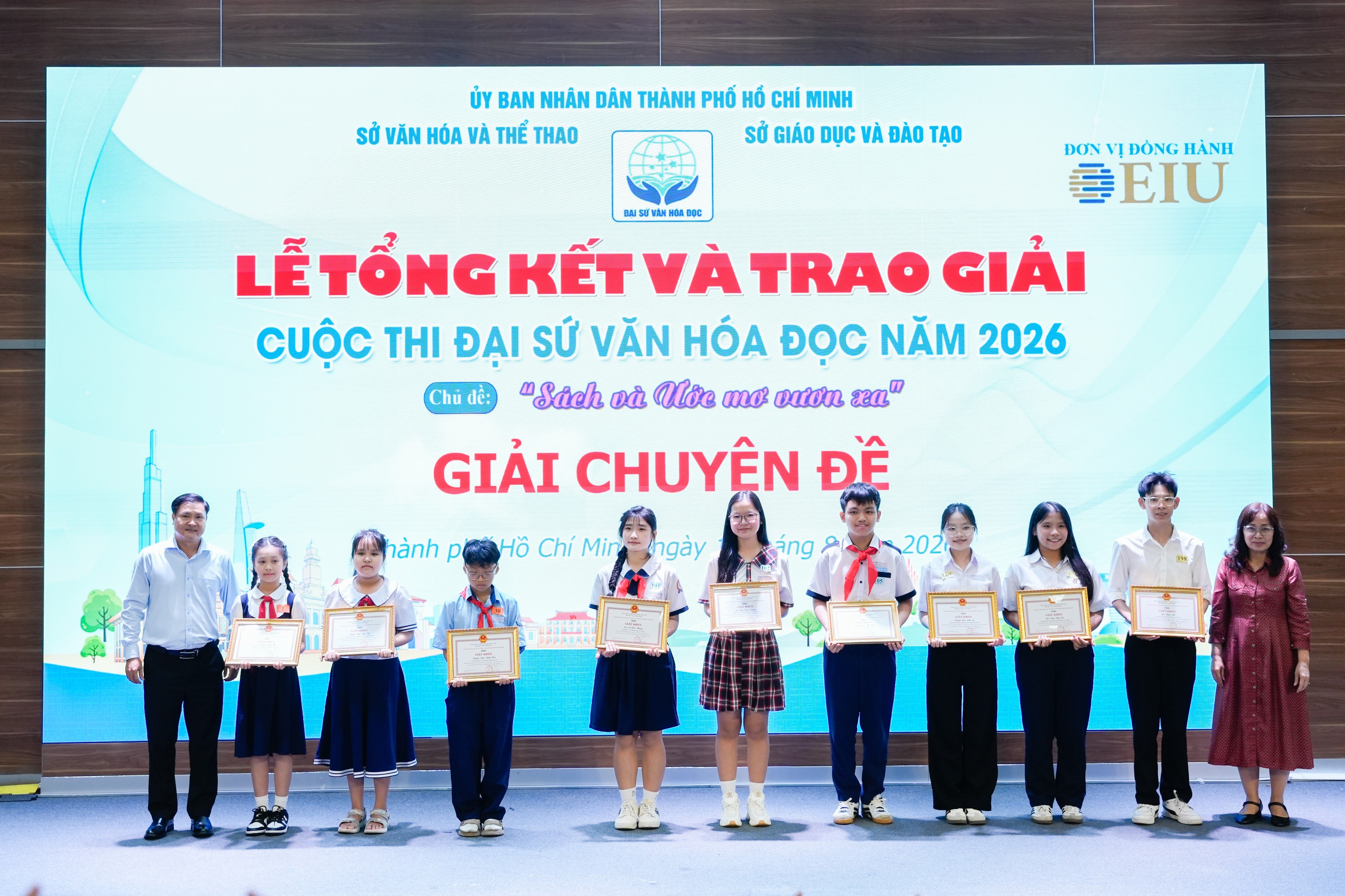 văn h&oacute;a đọc ảnh 1