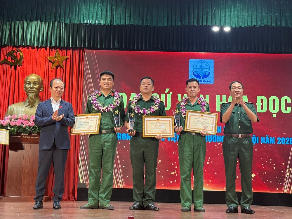văn h&oacute;a đọc ảnh 3
