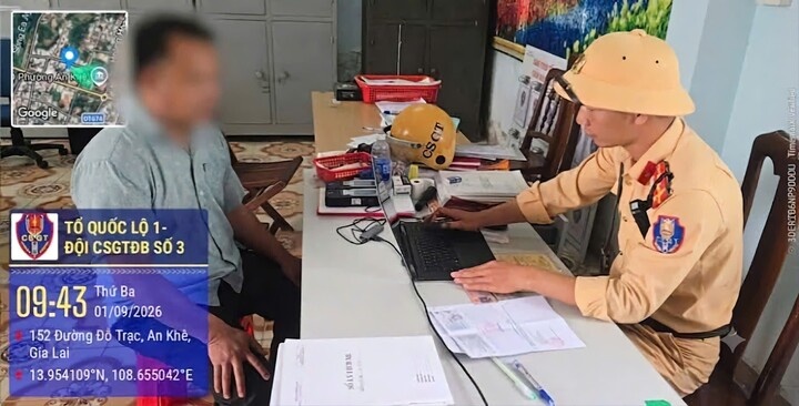 xe kh&aacute;ch ảnh 2