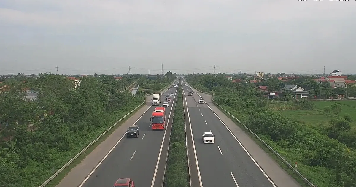 Cho xe đi vào làn đường ngược chiều cao tốc về Hà Nội