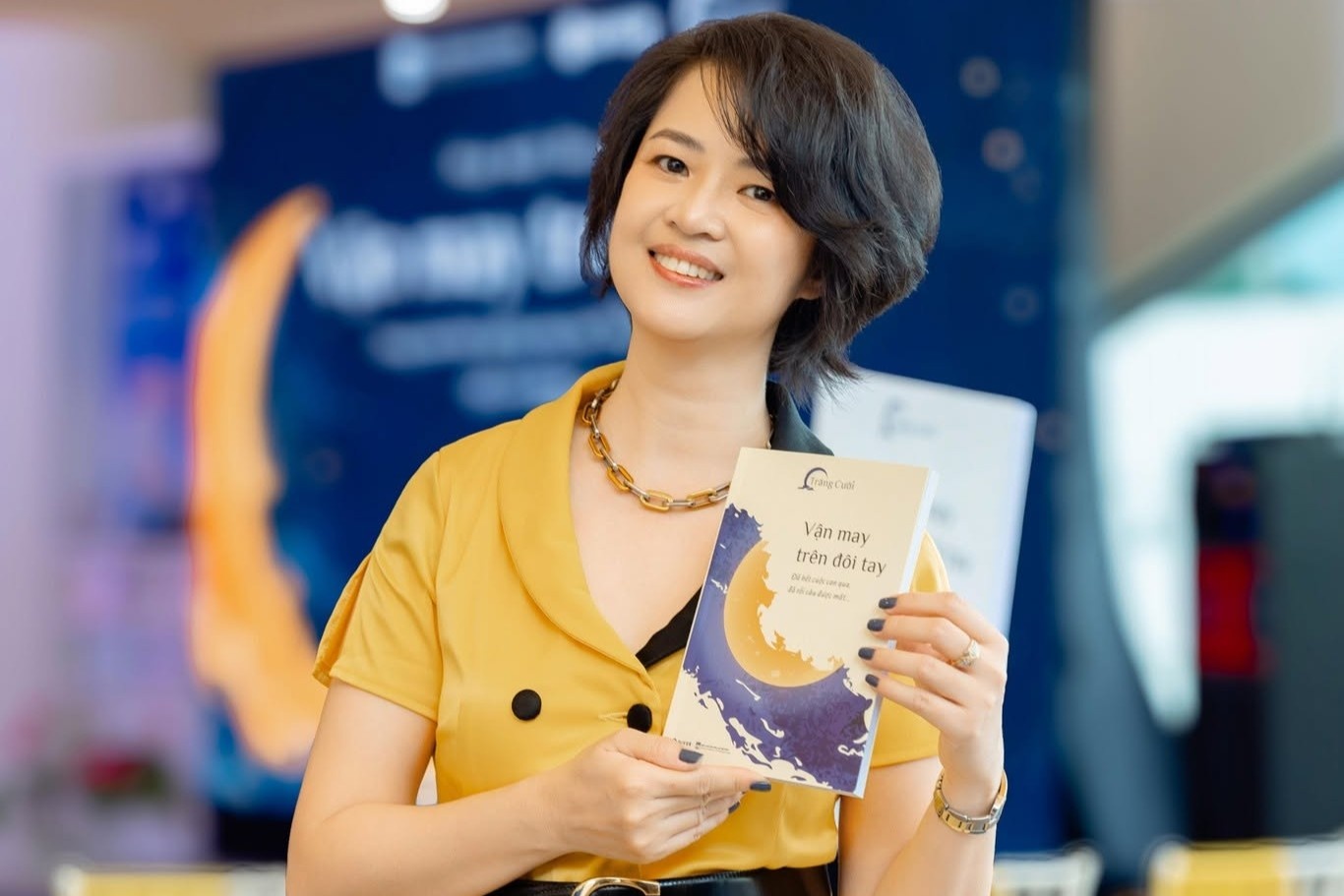 Tự tay viết nên số phận