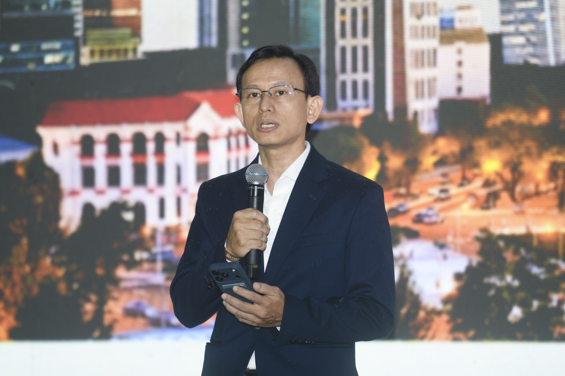 Viết c&acirc;u chuyện ảnh 3