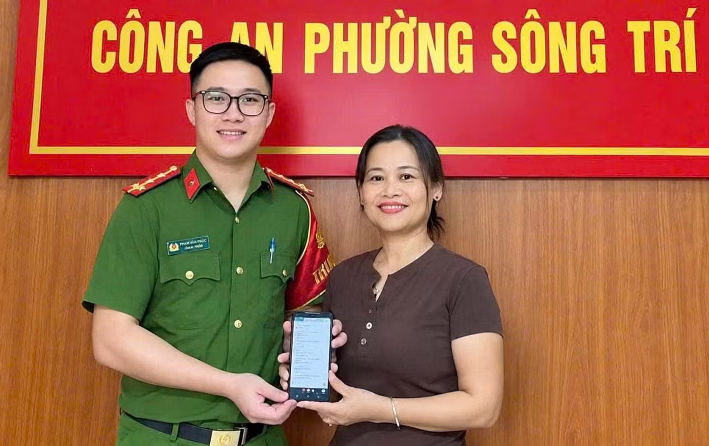Người phụ nữ bất ngờ nhận 300 triệu đồng từ tài khoản lạ