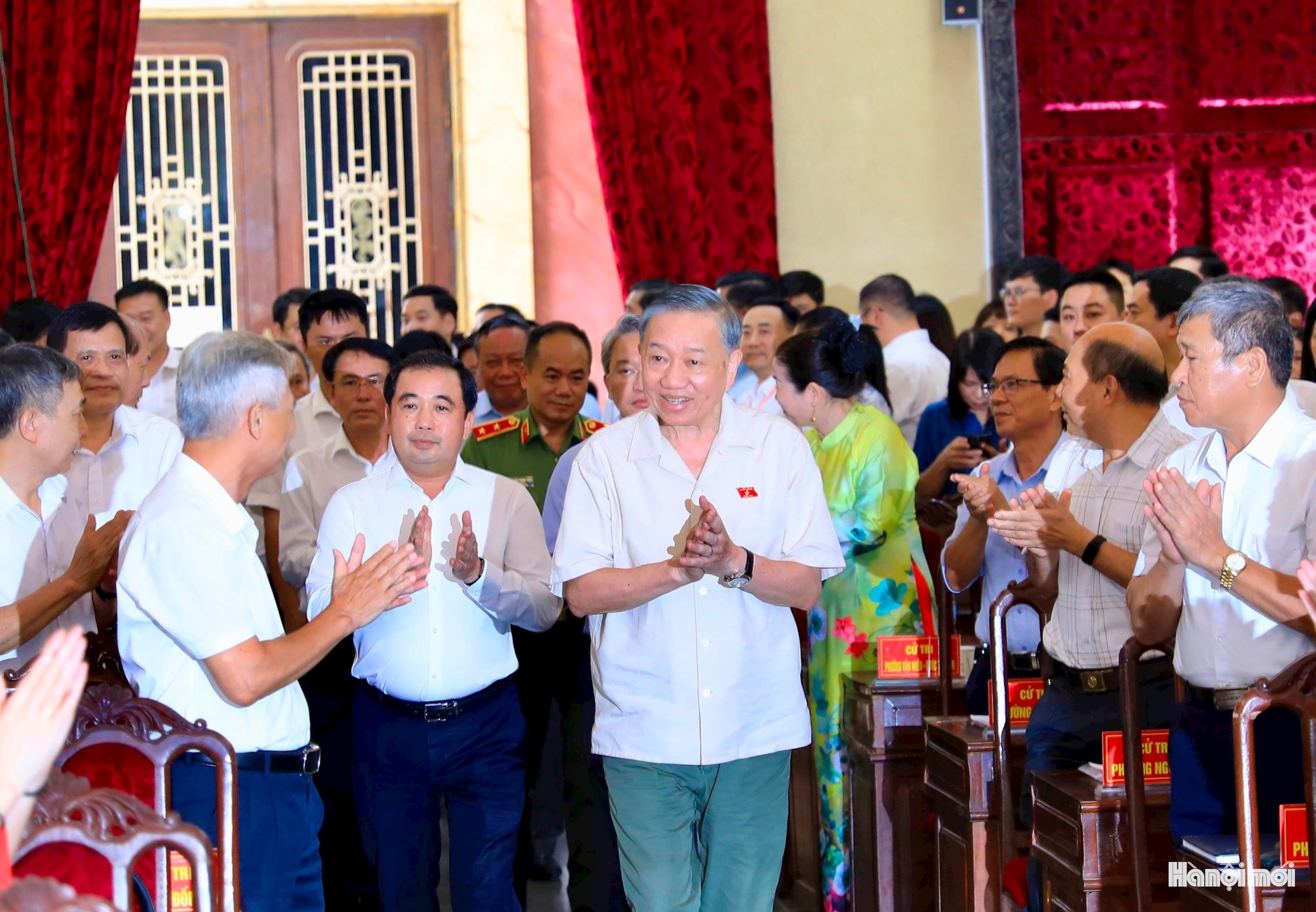 tổng b&iacute; thư ảnh 1