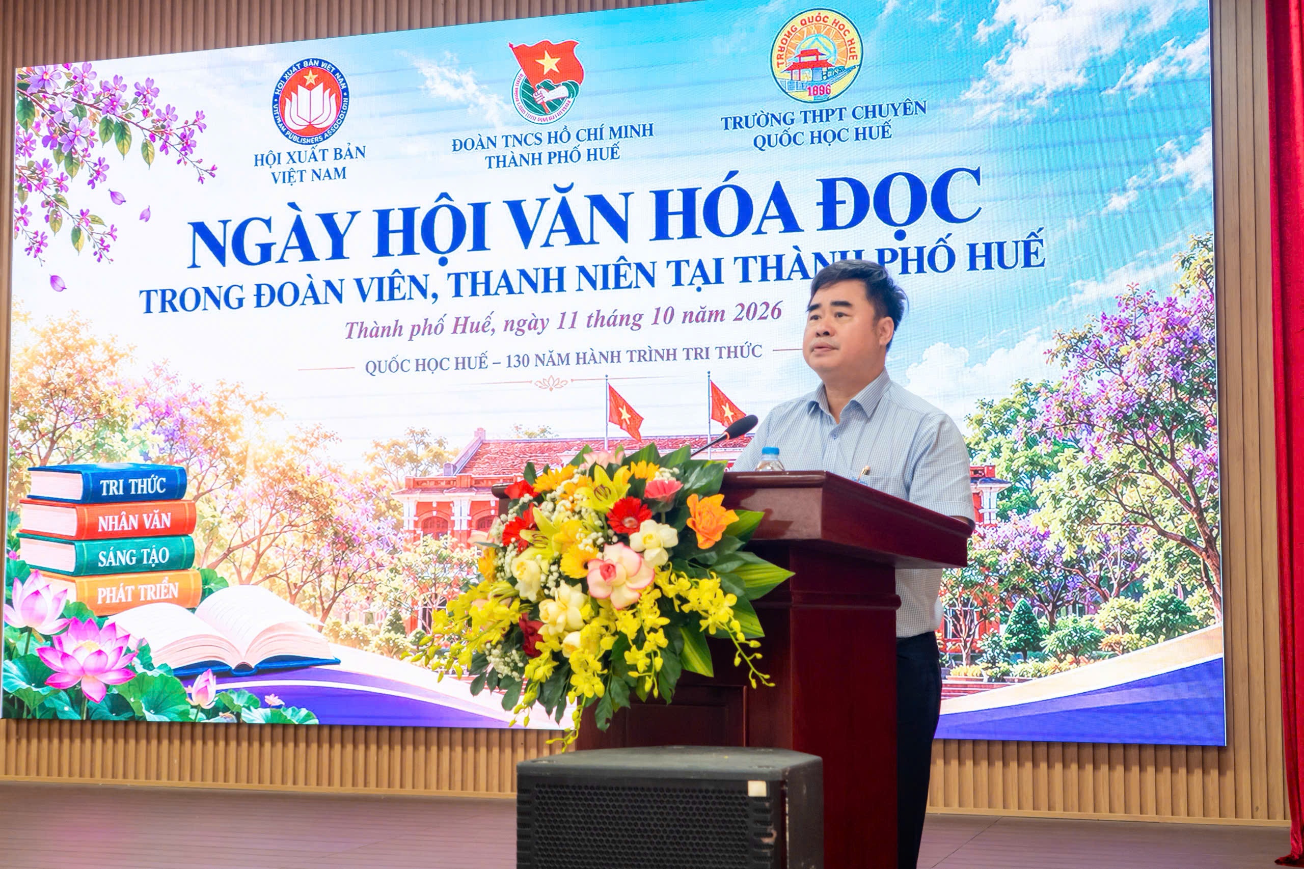 văn h&oacute;a đọc ảnh 1
