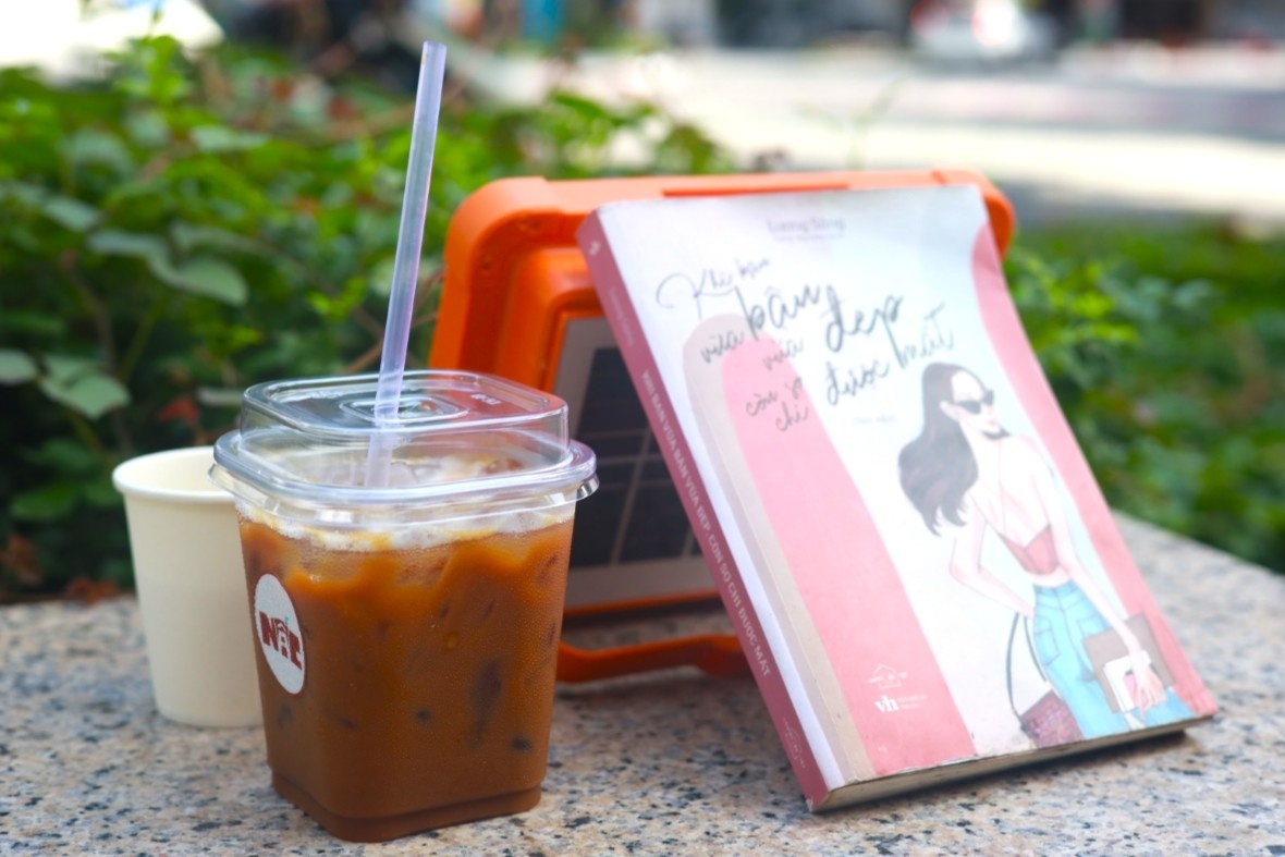 hồ con r&ugrave;a ảnh 2