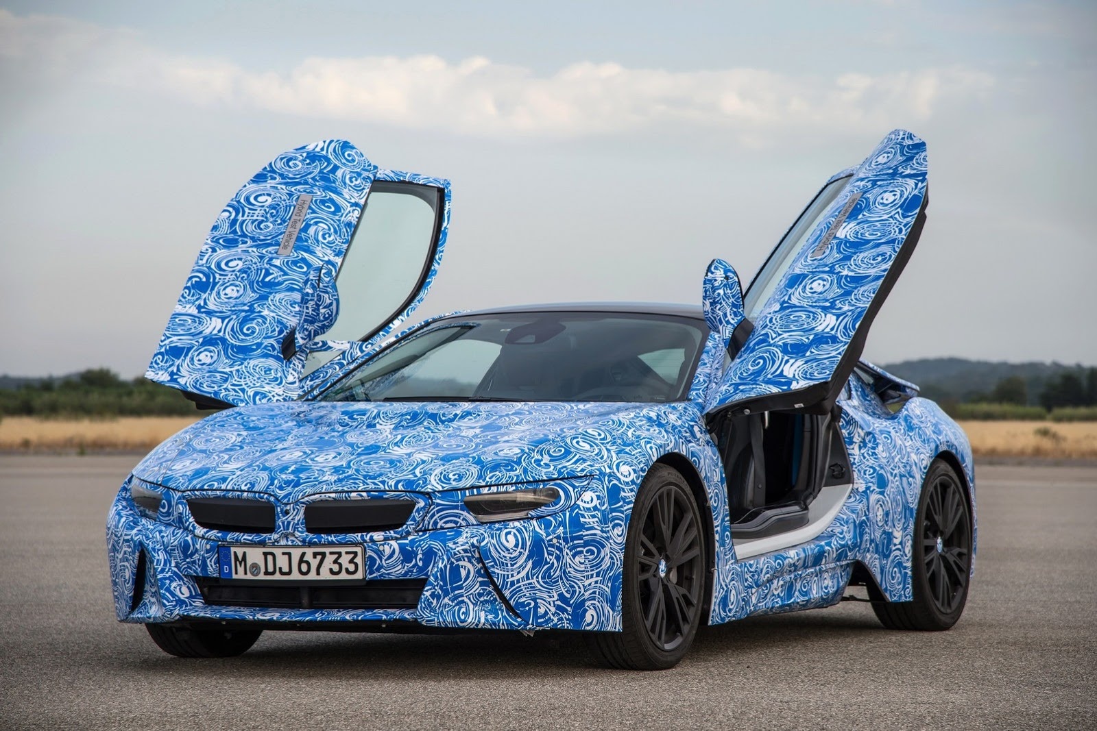 BMW cong bo chi tiet xe the thao hybrid i8 hinh anh