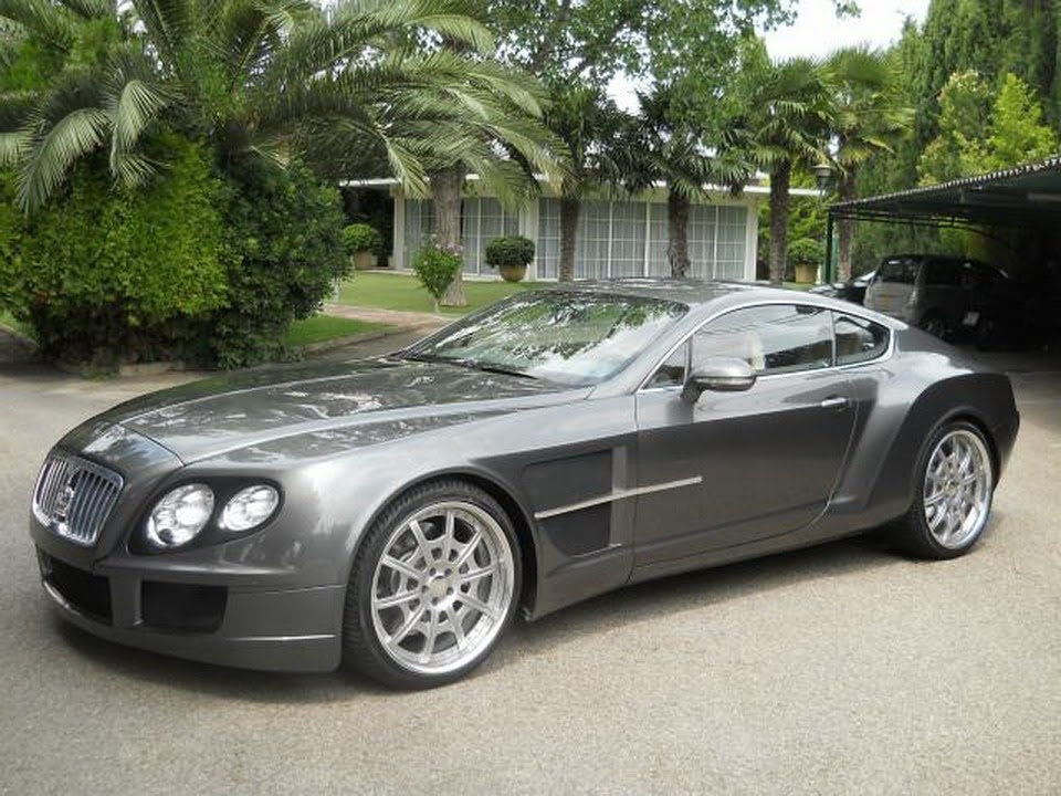 Xe lai giua Bentley va Aston Martin tu nhan la Rolls-Royce hinh anh