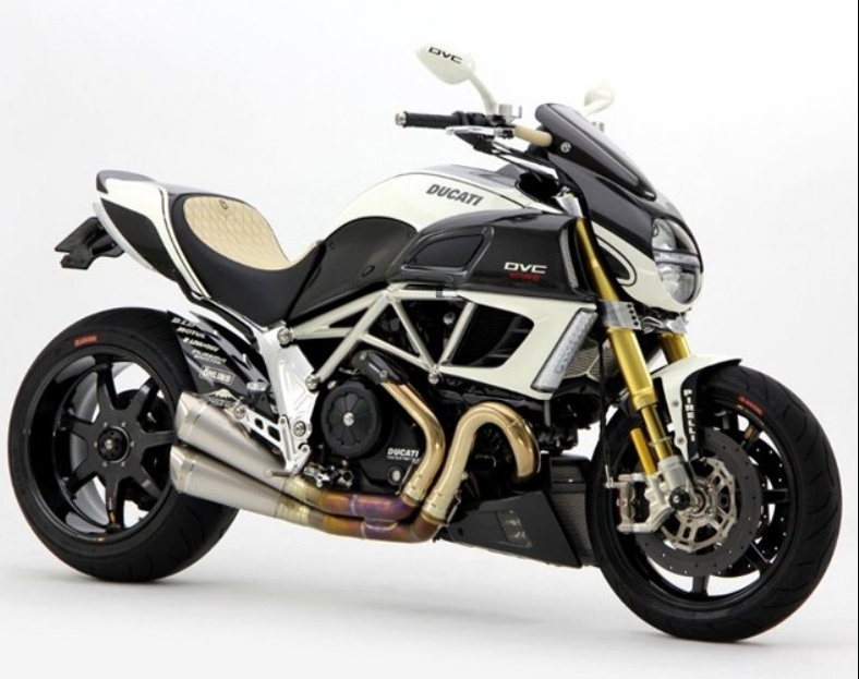 Ducati Diavel len do choi xe dua hinh anh
