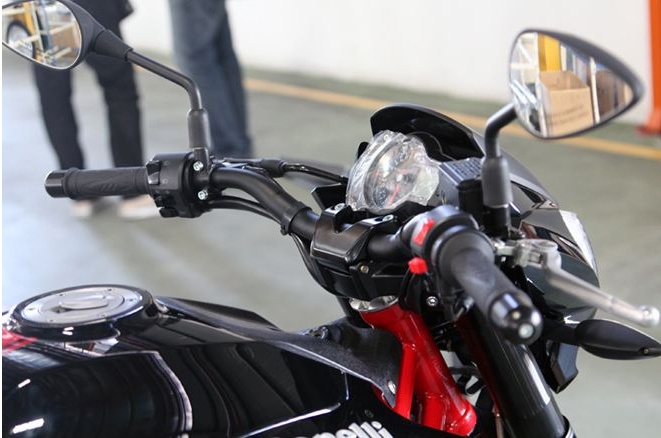 3 'benh' thuong gap o tay lai xe may hinh anh