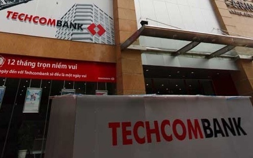 Chao ban co phieu Techcombank voi gia khoi diem 12.100 dong hinh anh