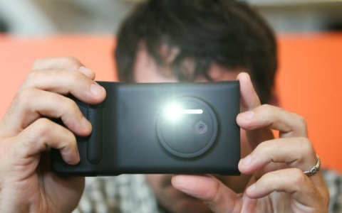 Gia smartphone Lumia 1020 giam manh tai My hinh anh