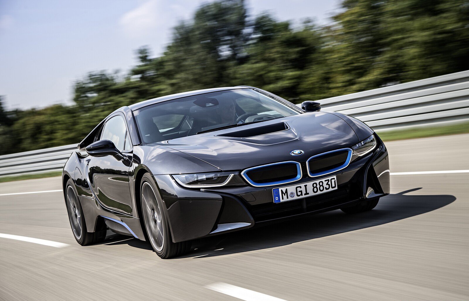BMW i8 chinh thuc ra mat voi nhieu cong nghe moi hinh anh
