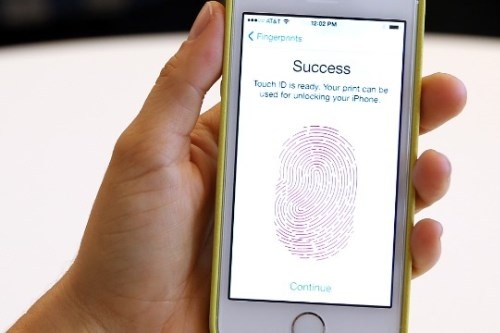 iPhone 5S chi nhan dien dau van tay… nguoi song hinh anh