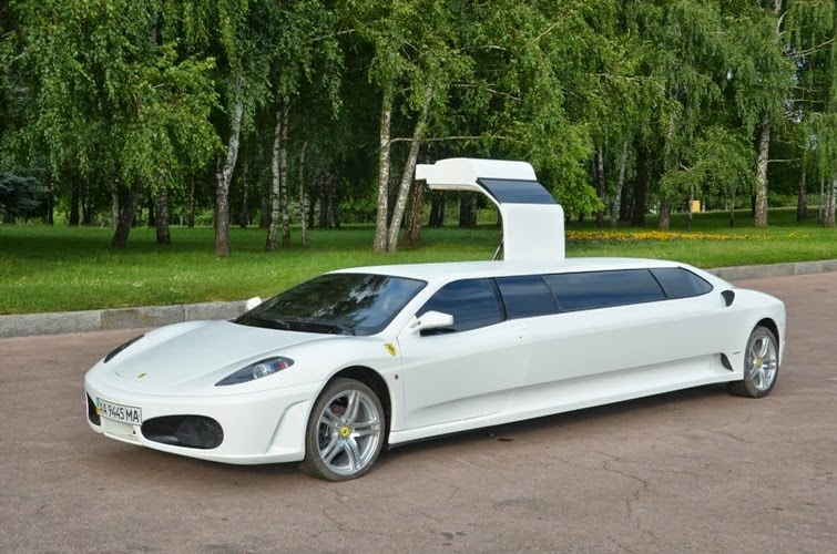 Xe limousine Ferrari nhai giong nhu that hinh anh