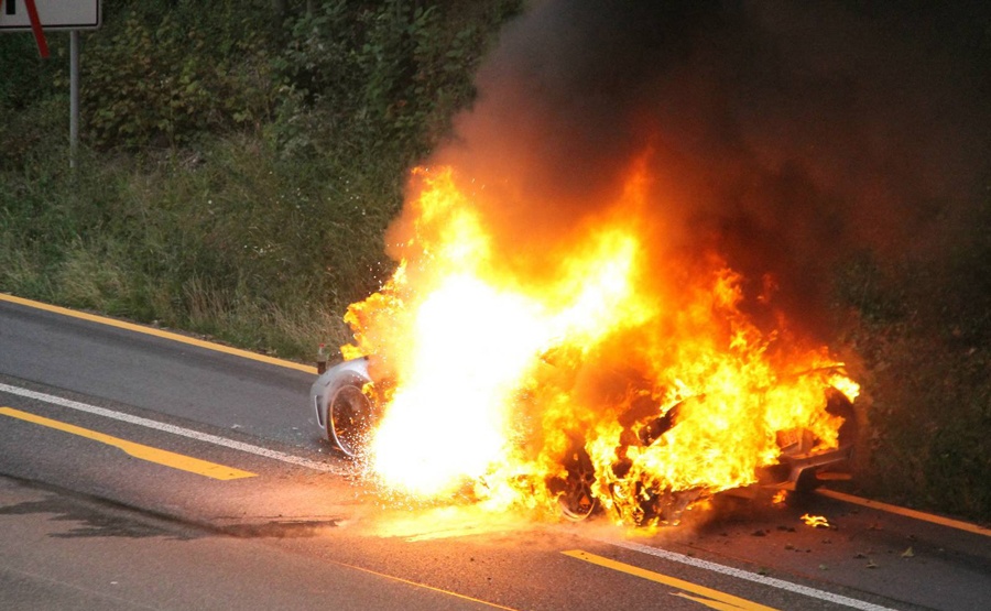 Sieu xe Lamborghini Murcielago hoa tro sau dam chay hinh anh