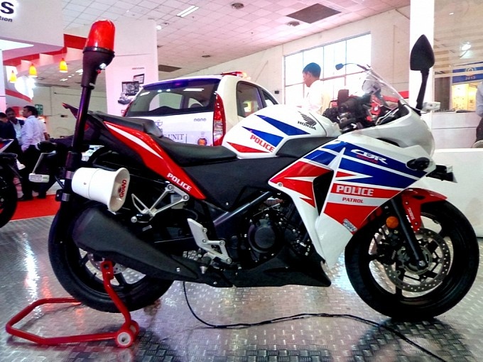 Honda ra mat CBR250R Police phien ban danh cho canh sat hinh anh