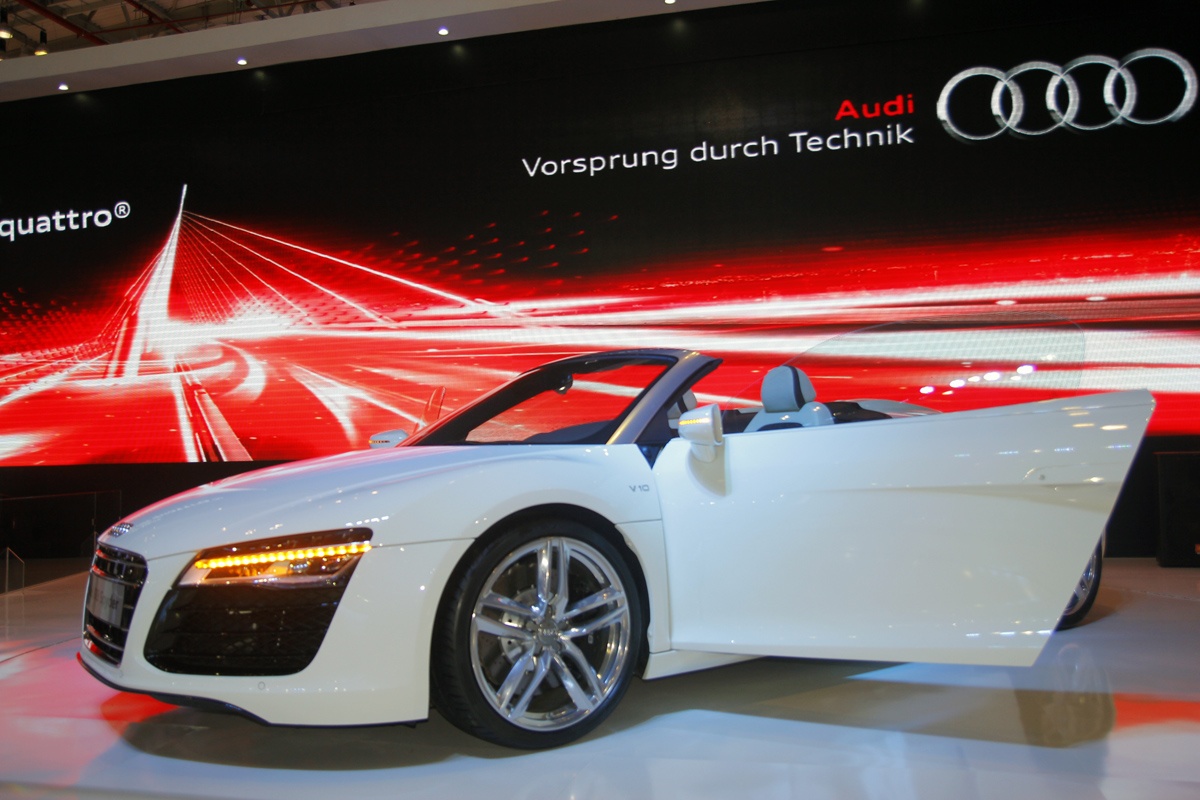 Nhung mau xe hut khach nhat tai trien lam o to Viet Nam 2013 hinh anh