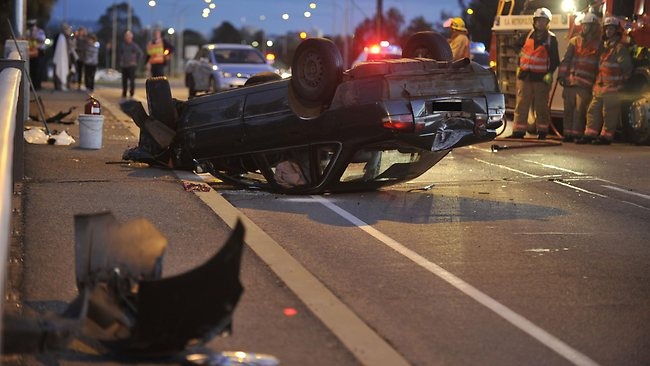 Nhung nguyen nhan co the khien o to bi lat hinh anh