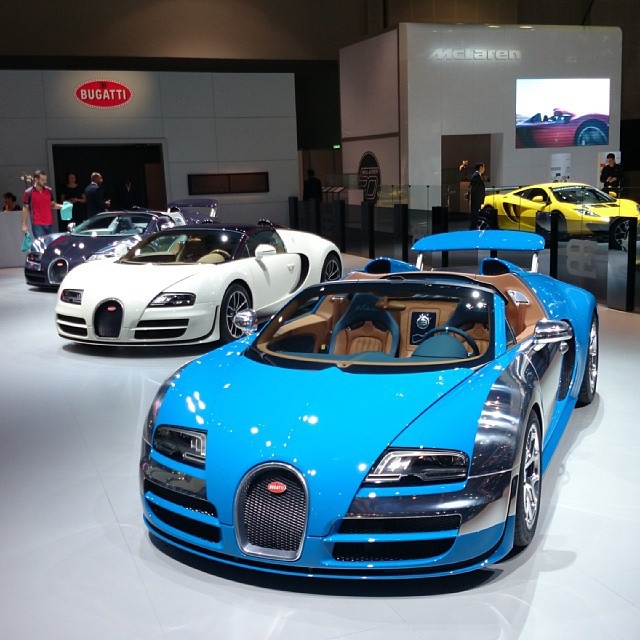 Bugatti trinh lang sieu xe Veyron huyen thoai thu 3 hinh anh