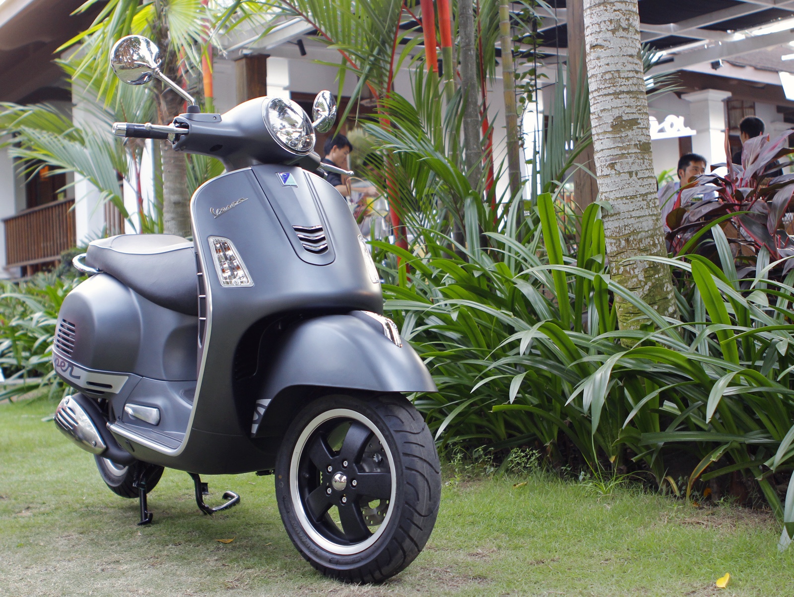 Anh chi tiet Vespa GTS Super 125 gia 80 trieu vua ra mat hinh anh