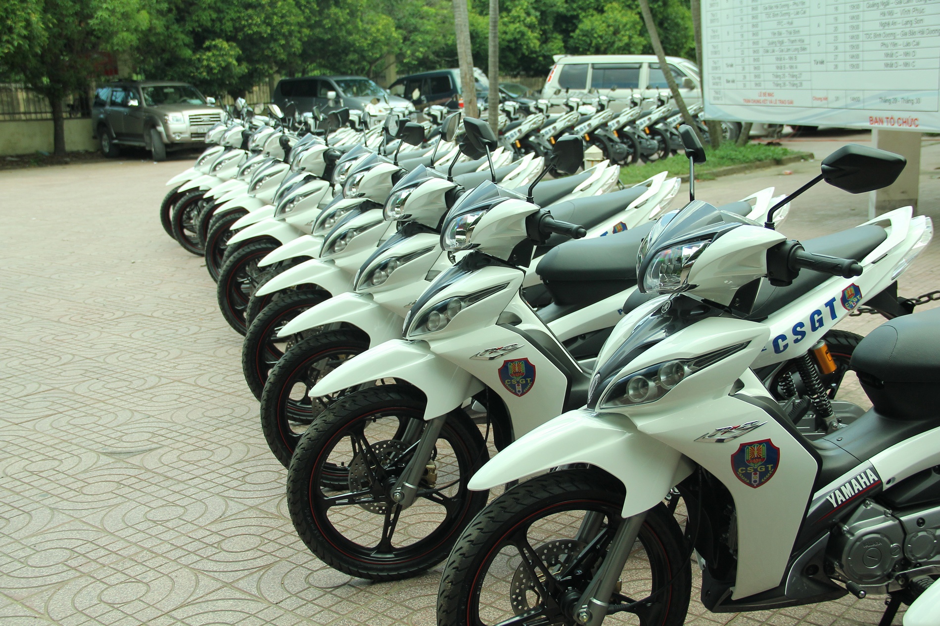 Dan xe Yamaha thiet ke rieng cho CSGT Viet Nam hinh anh