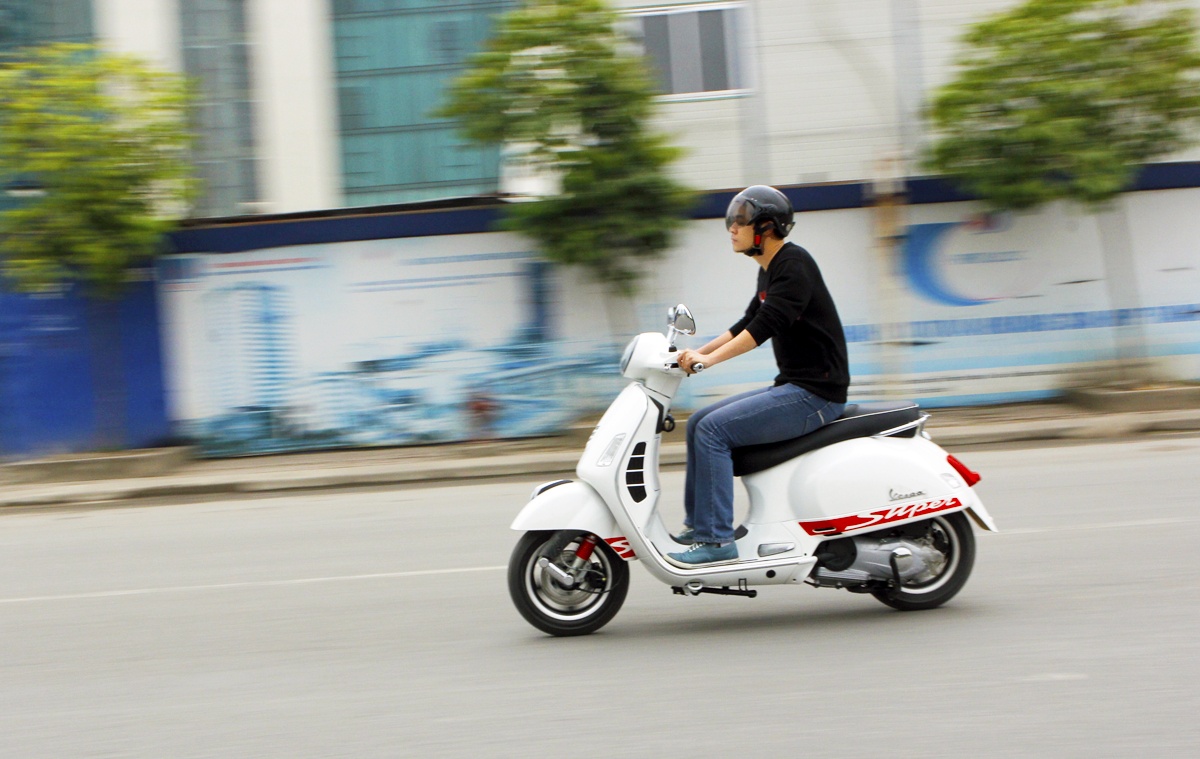Danh gia Vespa GTS Super noi: Thoa man uoc mo the thao hinh anh