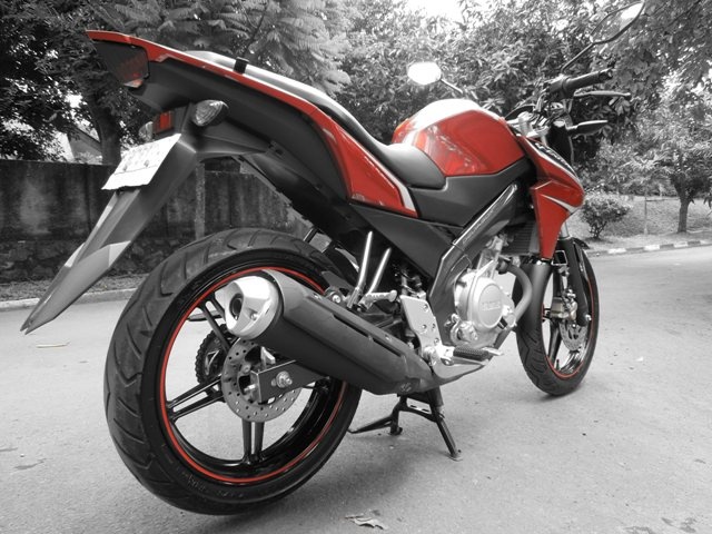 Chi tiet mau naked-bike gia re moi ve Viet Nam cua Yamaha hinh anh