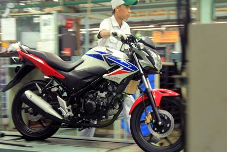 Honda trinh lang CB150R StreetFire 2014 hinh anh