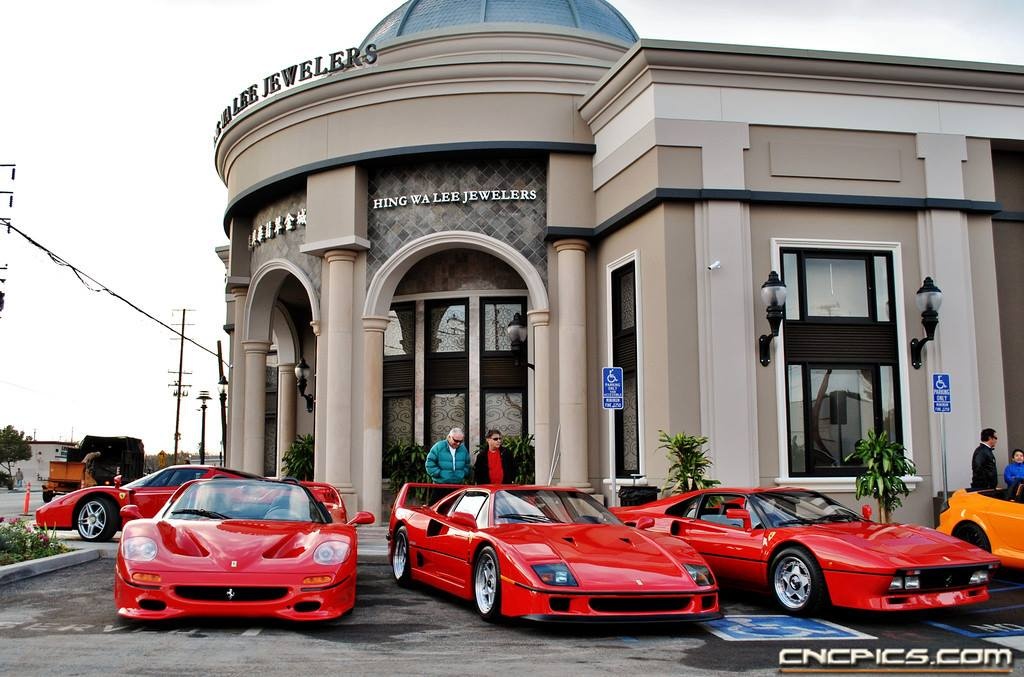 Anh dep sieu xe 30/12: Bai do do mot mau Ferrari hinh anh