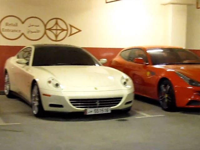 Garage ngap sieu xe Y tai Qatar hinh anh
