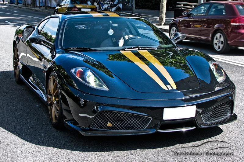 Anh dep sieu xe 7/1: Ferrari F430 Scuderia cua Samuel Eto'o hinh anh