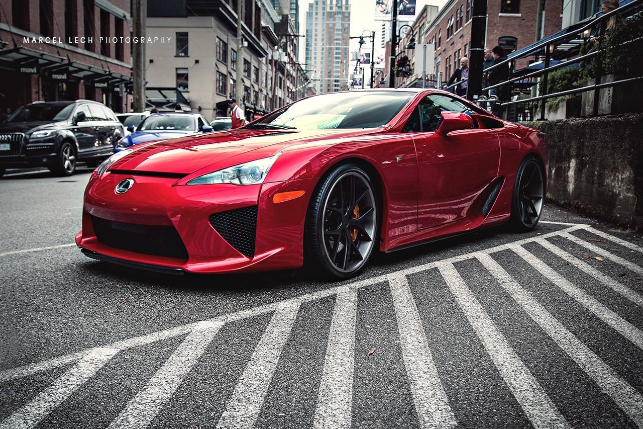 Anh dep sieu xe 17/1: Lexus LF-A noi bat tren pho hinh anh