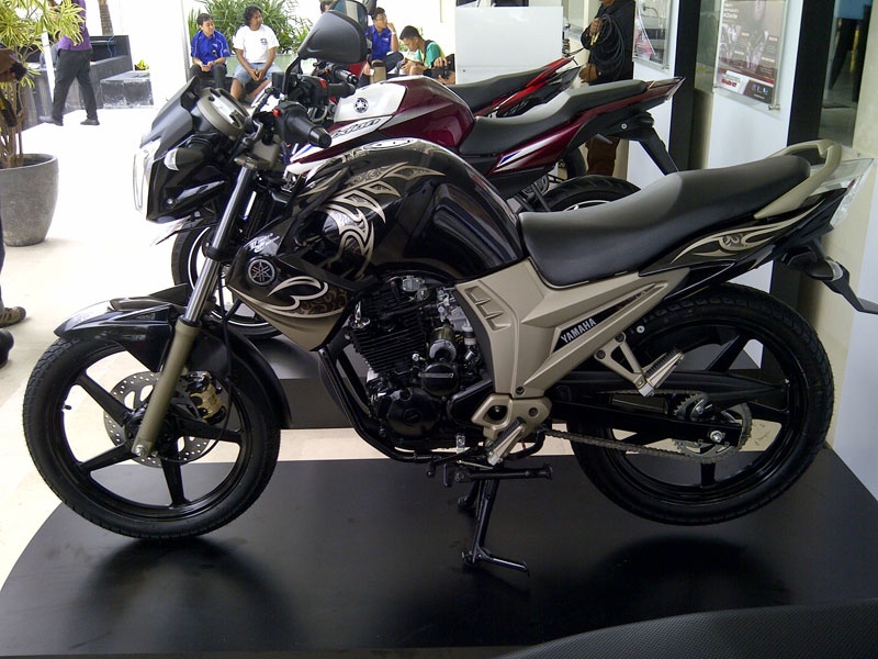 Yamaha ra mat naked-bike Scorpio phien ban gioi han hinh anh