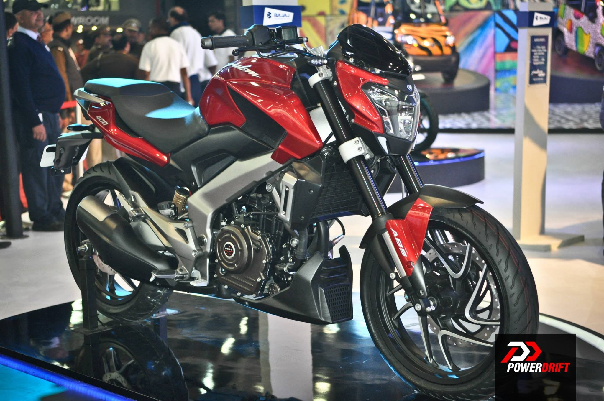 Bajaj ra mat bo doi mo to 400 phan khoi moi hinh anh